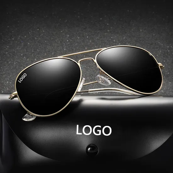 Gafas de sol polarizadas con logotipo de metal con marco de PC para exteriores personalizado Sunglasss de moda con marco grande cuadrado (WSP22062)